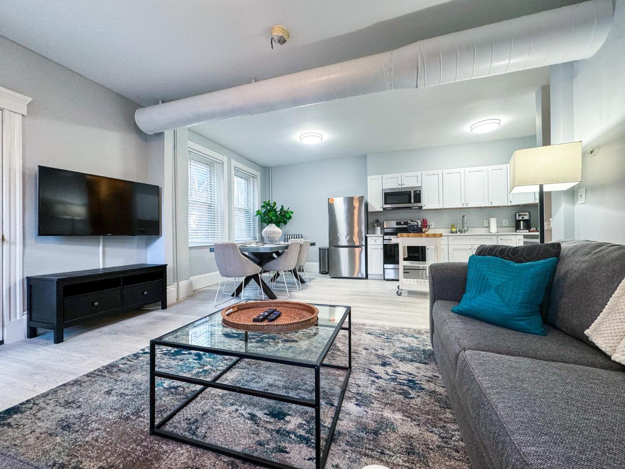 Huge,3 Bed,2Bath,Public Transport,Boston,Sleeps 9 Brookline Exterior foto