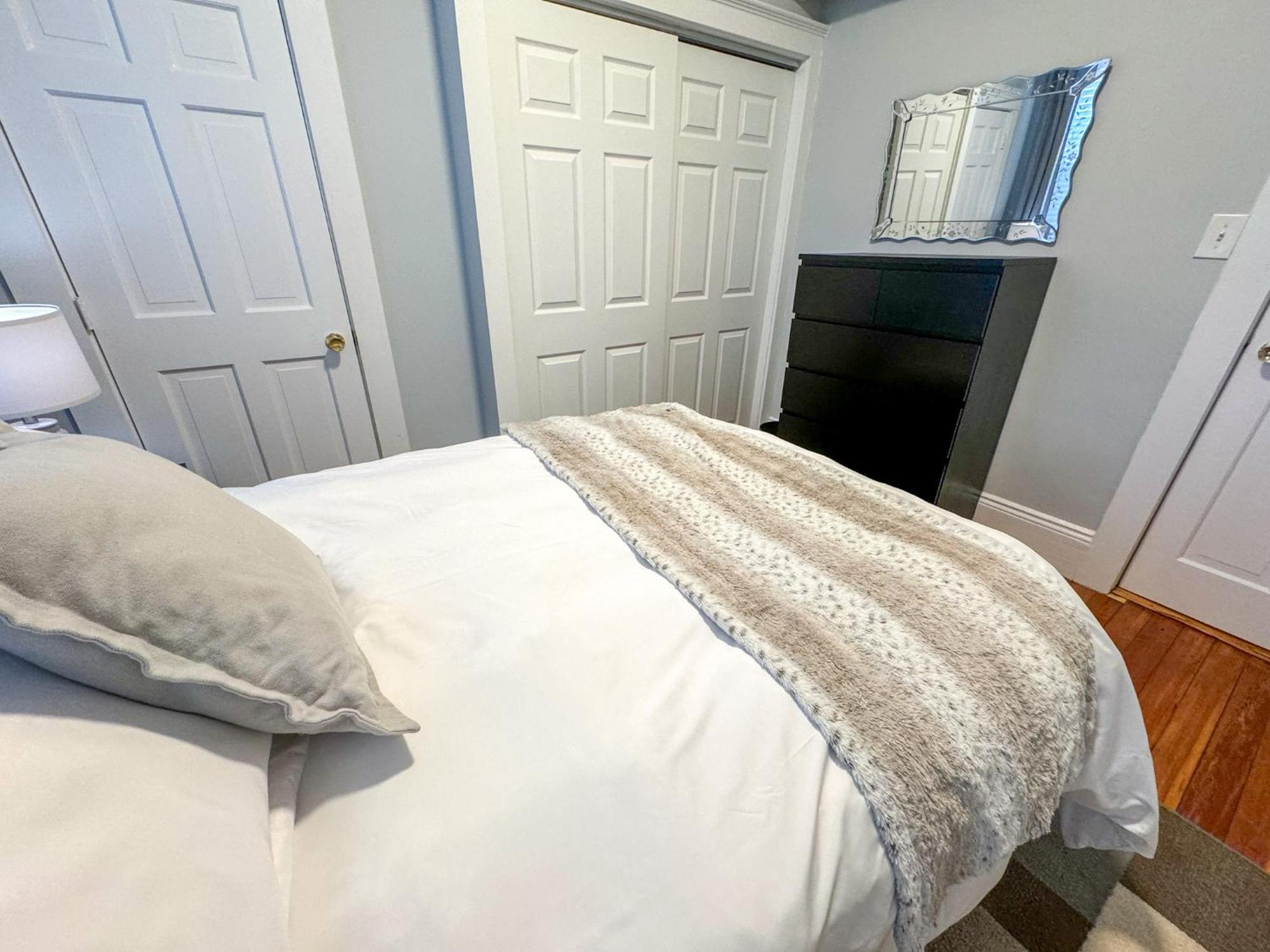 Huge,3 Bed,2Bath,Public Transport,Boston,Sleeps 9 Brookline Exterior foto